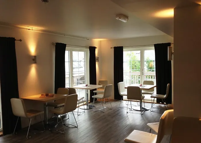 Oda ve Kahvaltı Torget Hotell Maloy