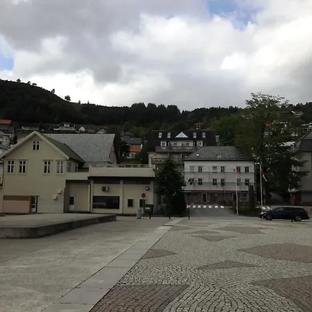 לינה וארוחת בוקר Torget Hotell מוליי