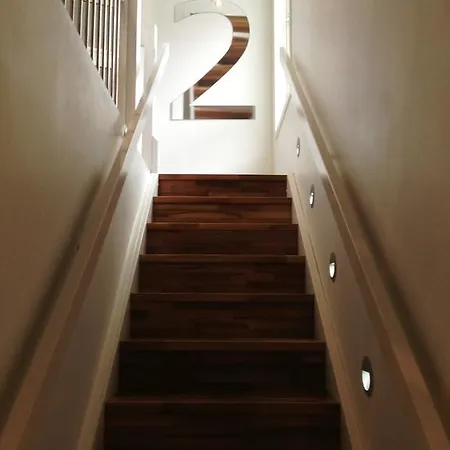 לינה וארוחת בוקר Torget Hotell 3*