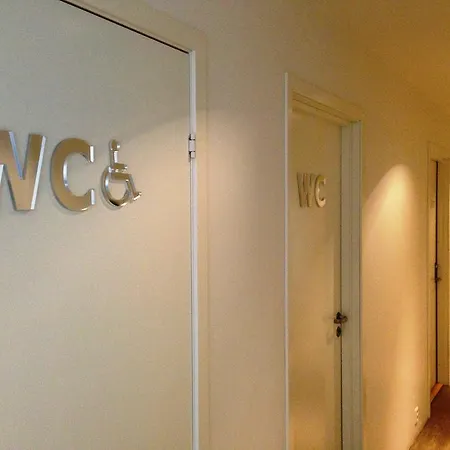 לינה וארוחת בוקר Torget Hotell 3*